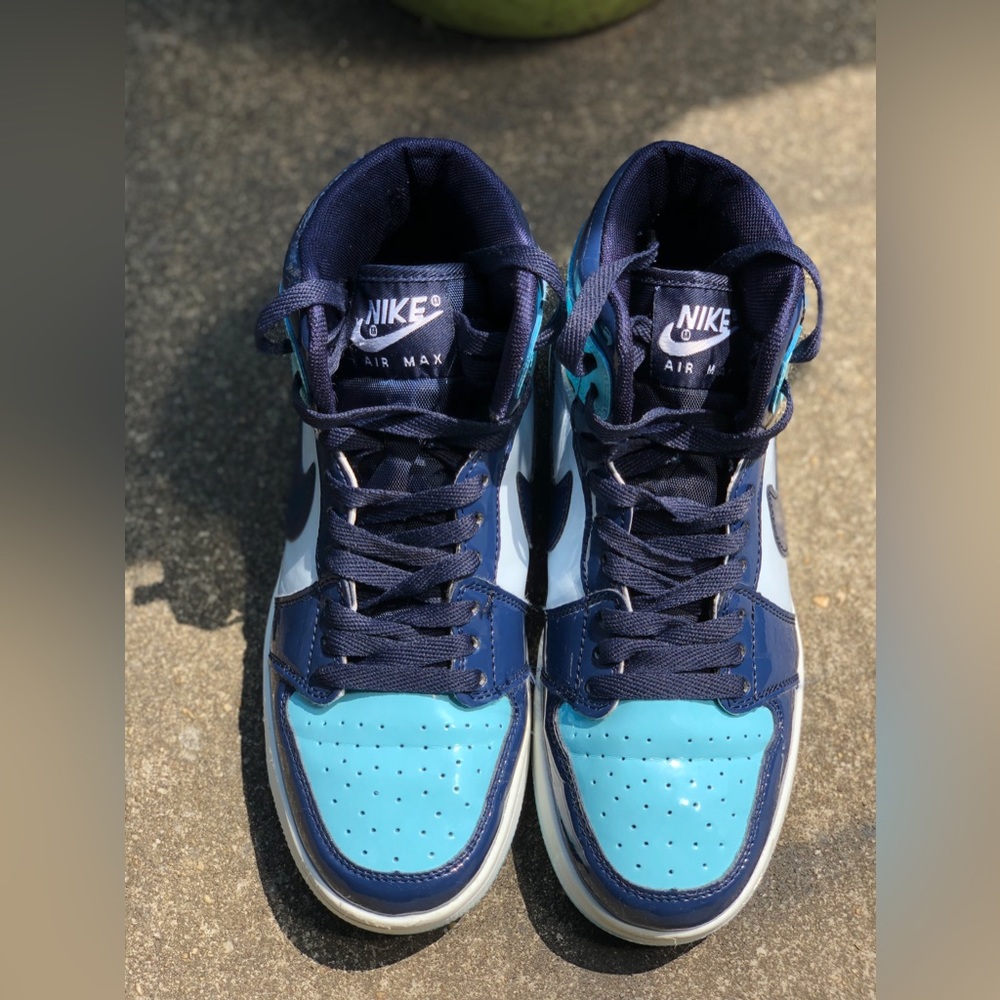 Jordan 1 Retro High - Picture 2 of 5